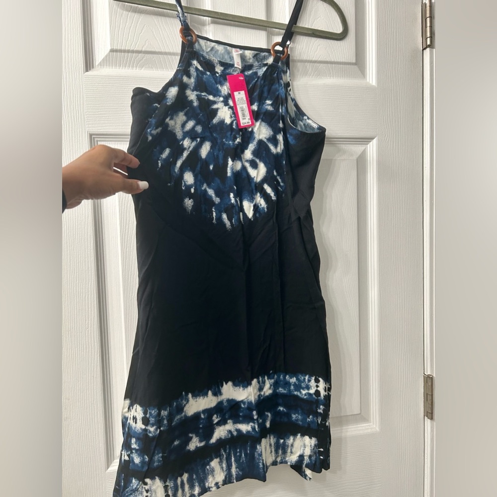 Coverup Blue and White size medium NWT